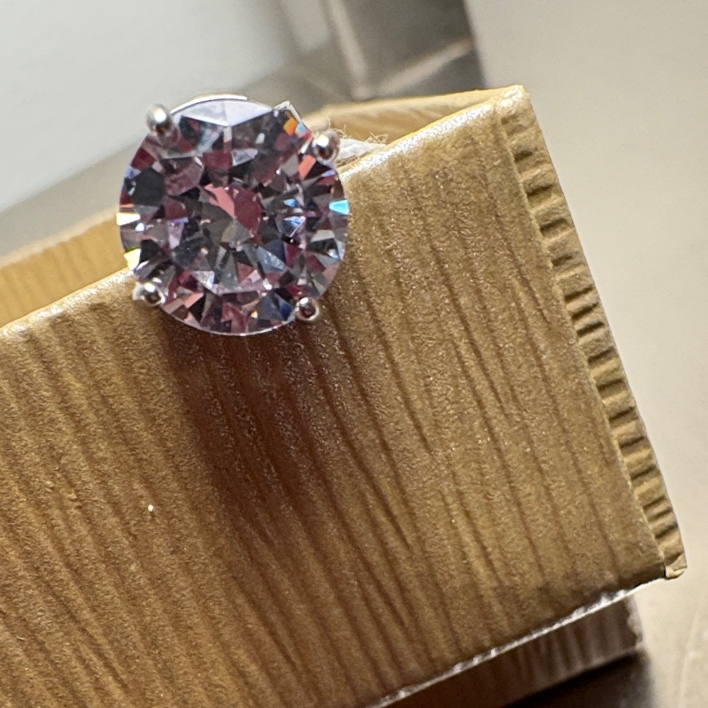 Elegant Silver Stud Earrings - Picture 4 of 10